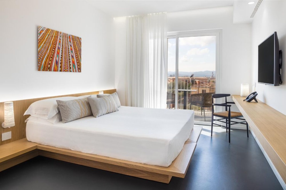 Felix Hotels - Hotel Felix Olbia — Hotel rooms in Olbia, Sardinia