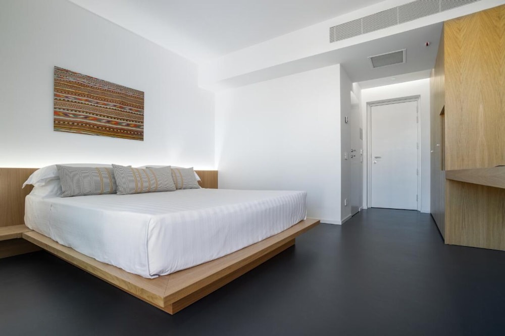 Felix Hotels - Hotel Felix Olbia — Hotel rooms in Olbia, Sardinia