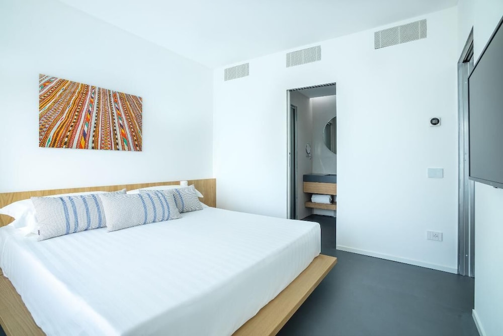 Felix Hotels - Hotel Felix Olbia — Hotel rooms in Olbia, Sardinia