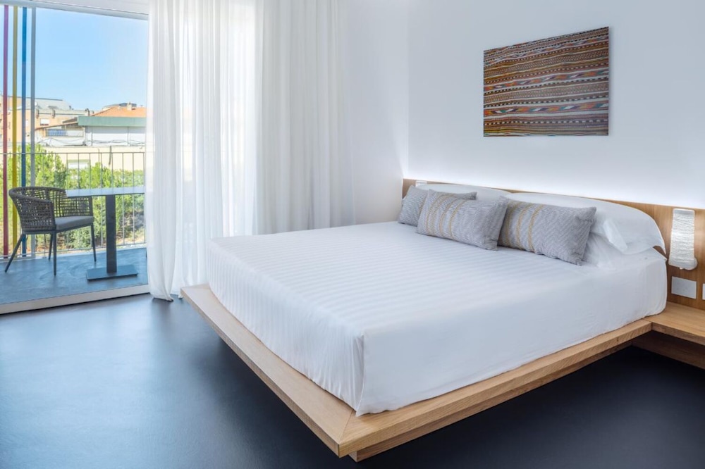 Felix Hotels - Hotel Felix Olbia — Hotel rooms in Olbia, Sardinia