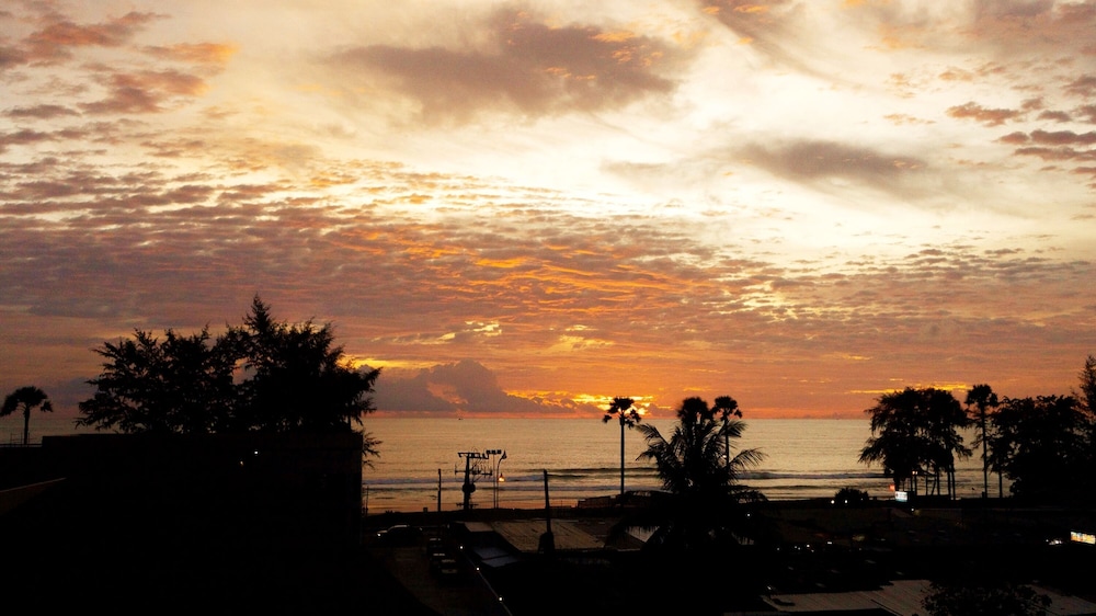 Phuket Emerald Beach Resort — Beach in Karon, Phuket Province