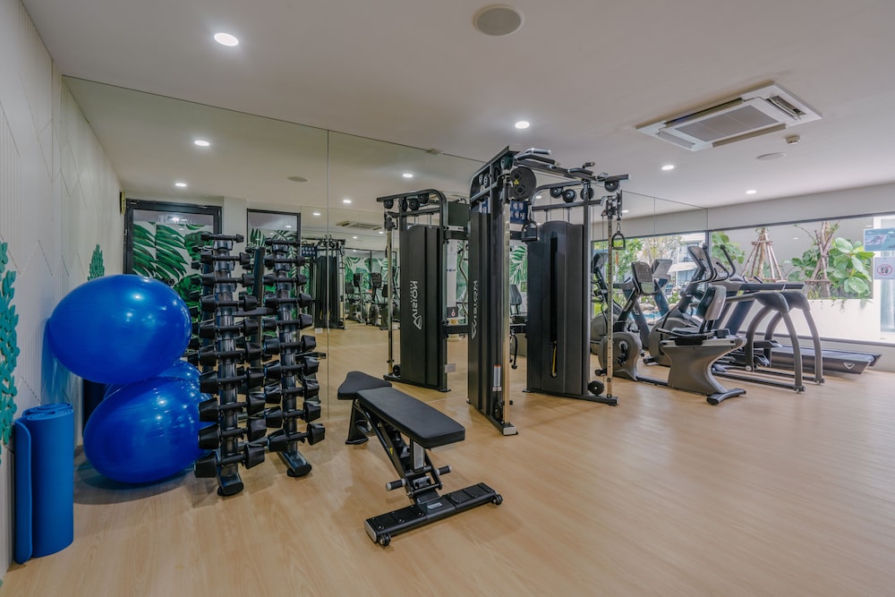 Phuket Emerald Beach Resort — Sports & recreation in Karon, Phuket Province