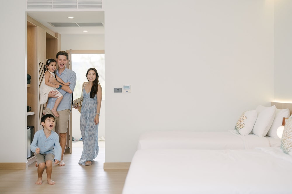 Phuket Emerald Beach Resort — Hotel rooms in Karon, Phuket Province