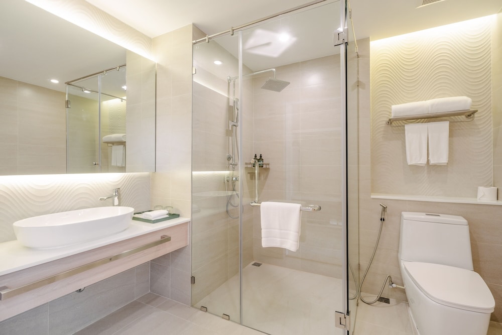 Phuket Emerald Beach Resort — Hotel rooms in Karon, Phuket Province
