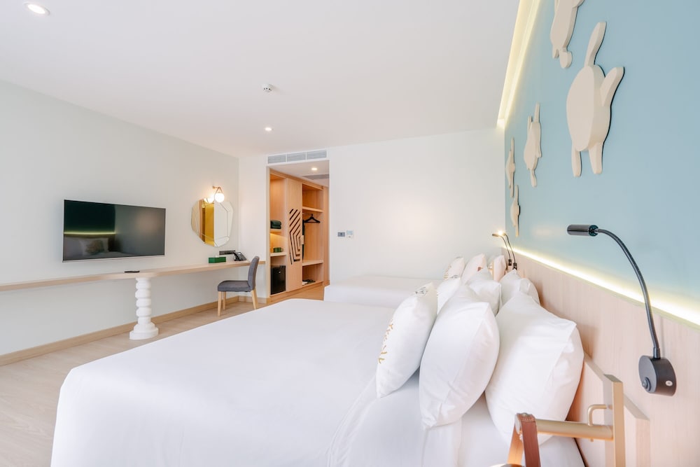 Phuket Emerald Beach Resort — Hotel rooms in Karon, Phuket Province