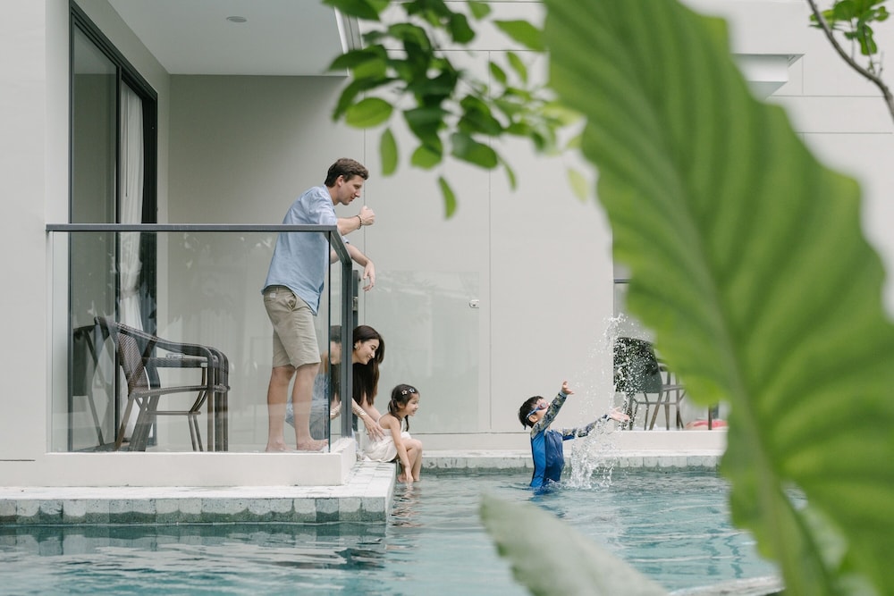Phuket Emerald Beach Resort — Swimming pool in Karon, Phuket Province