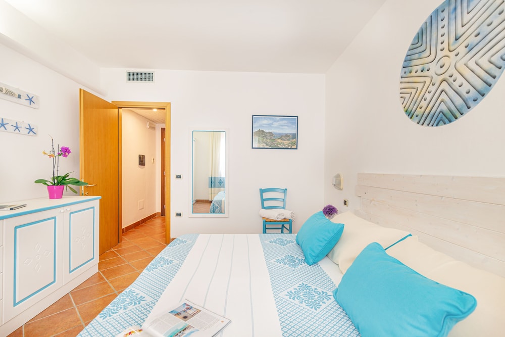 LH Hotel La Funtana - Adults Only — Hotel rooms in Capo Testa, Sardinia