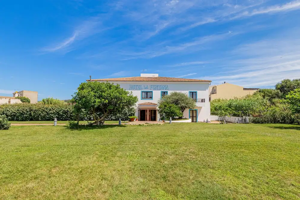 LH Hotel La Funtana - Adults Only — Hotel building in Capo Testa, Sardinia
