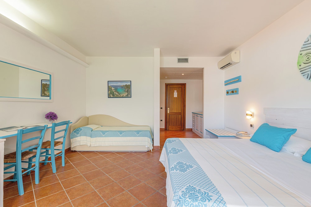 LH Hotel La Funtana - Adults Only — Hotel rooms in Capo Testa, Sardinia