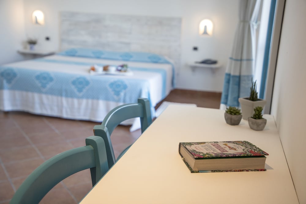 LH Hotel La Funtana - Adults Only — Hotel rooms in Capo Testa, Sardinia