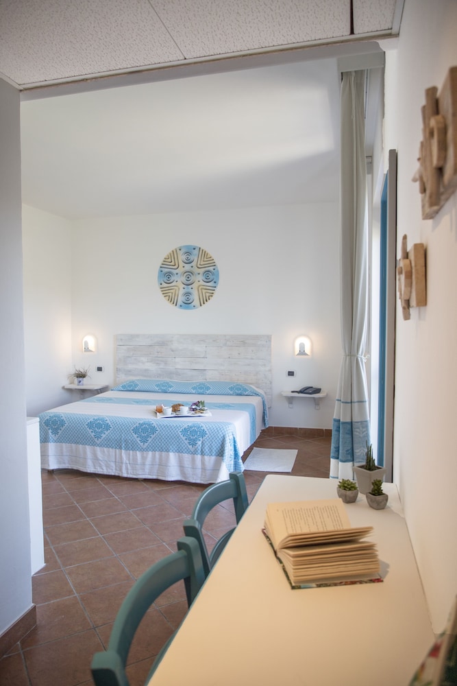 LH Hotel La Funtana - Adults Only — Hotel rooms in Capo Testa, Sardinia