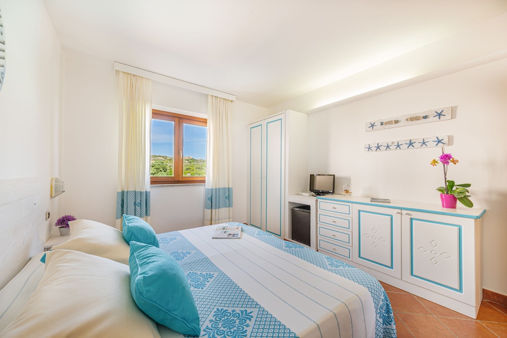 LH Hotel La Funtana - Adults Only — Hotel rooms in Capo Testa, Sardinia