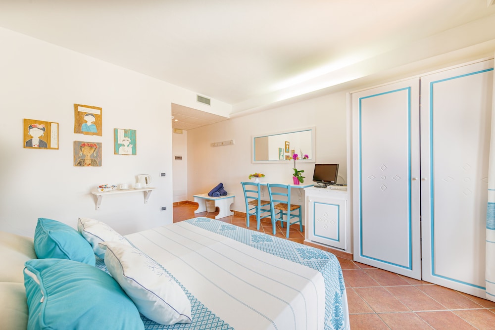 LH Hotel La Funtana - Adults Only — Hotel rooms in Capo Testa, Sardinia