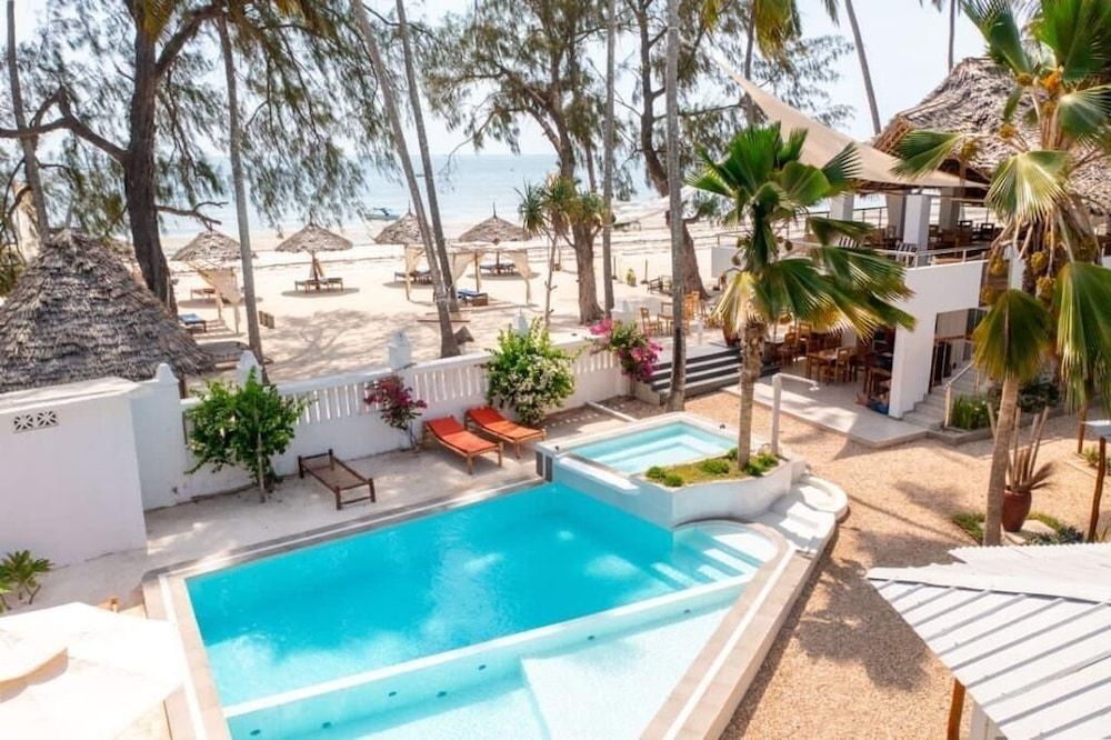 Seashore Beach Hotel and Bungalow