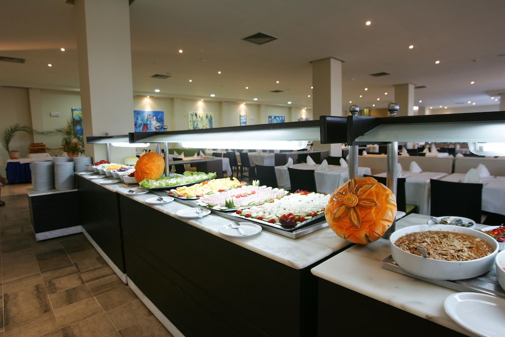 Djerba Sun Beach Hotel and Spa — Restaurant & bars in Mezraya, Medenine