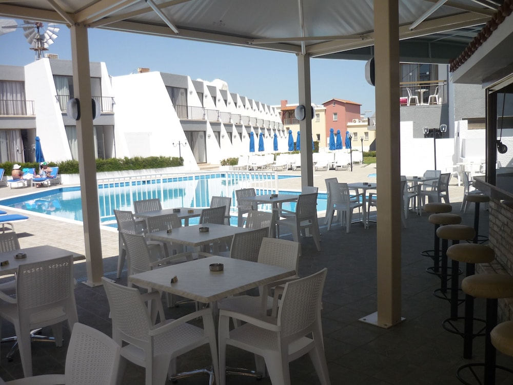 PENELOPE BEACH HOTEL APTS — Restaurant & bars in Protaras, Famagusta Region