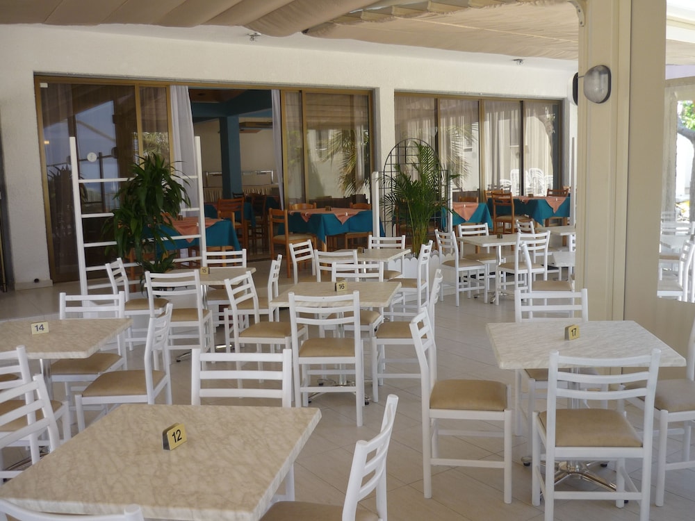 PENELOPE BEACH HOTEL APTS — Restaurant & bars in Protaras, Famagusta Region