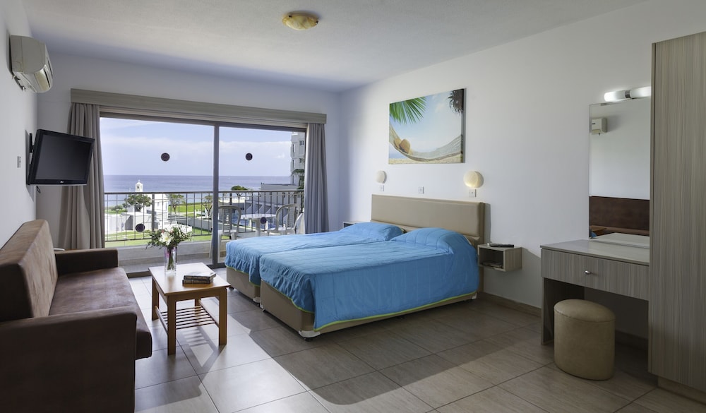 PENELOPE BEACH HOTEL APTS — Hotel rooms in Protaras, Famagusta Region