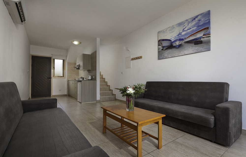 PENELOPE BEACH HOTEL APTS — Hotel rooms in Protaras, Famagusta Region
