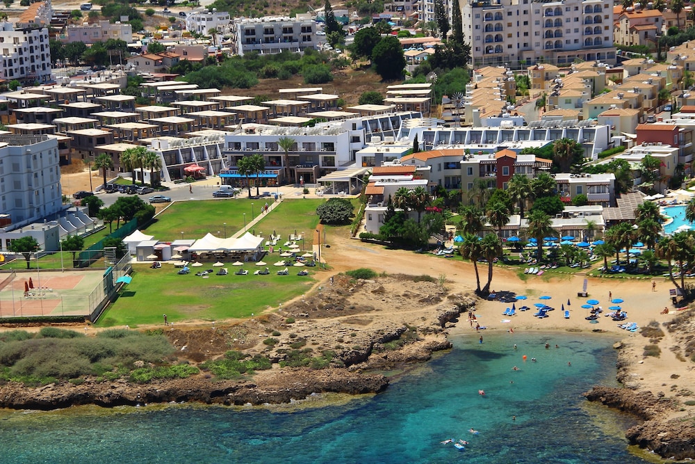 PENELOPE BEACH HOTEL APTS — Main photo in Protaras, Famagusta Region