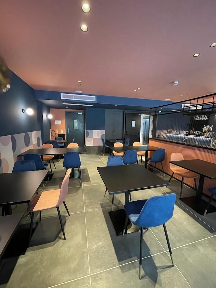 Eleven by Warren Collection — Restaurant & bars in Sliema, Malta Island