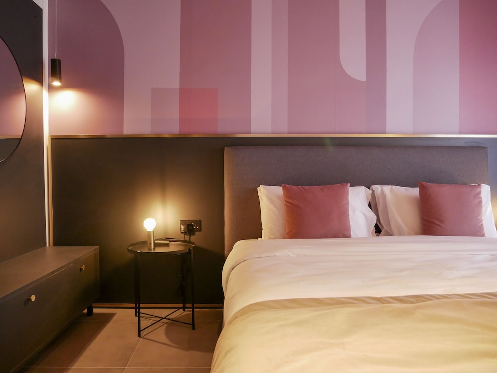 Eleven by Warren Collection — Hotel rooms in Sliema, Malta Island
