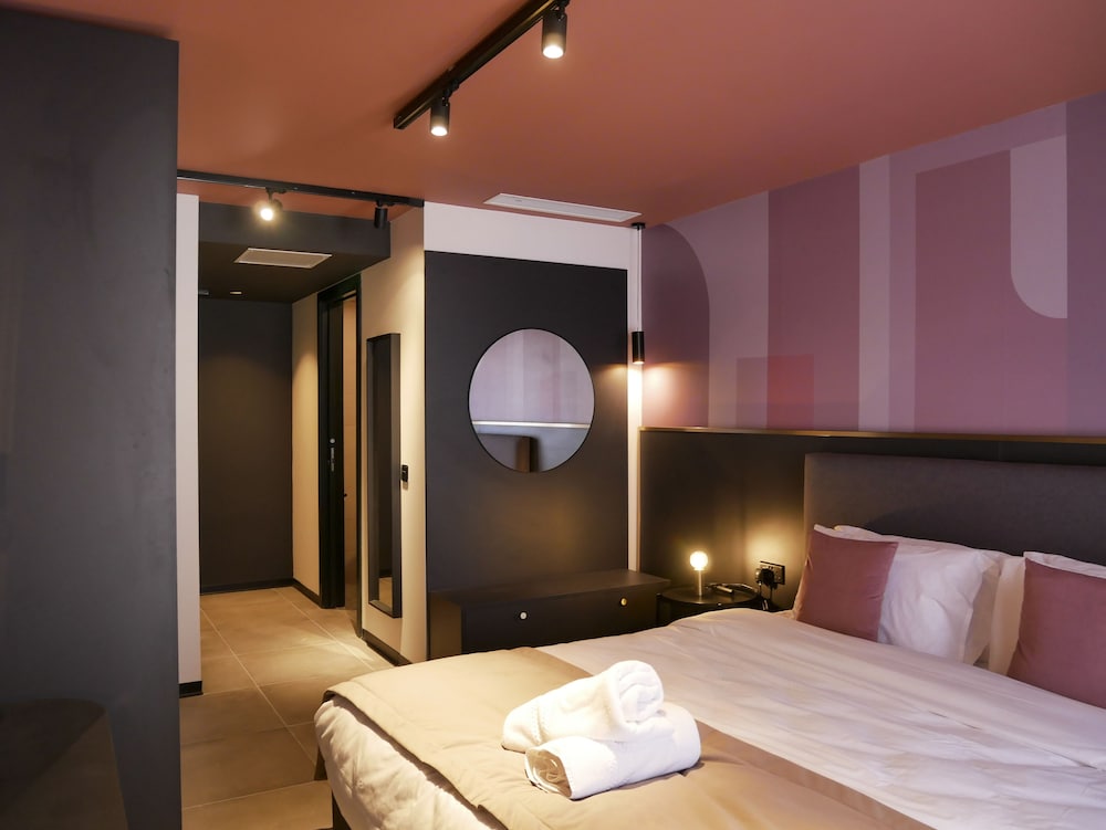 Eleven by Warren Collection — Hotel rooms in Sliema, Malta Island