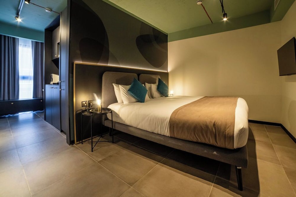 Eleven by Warren Collection — Hotel rooms in Sliema, Malta Island