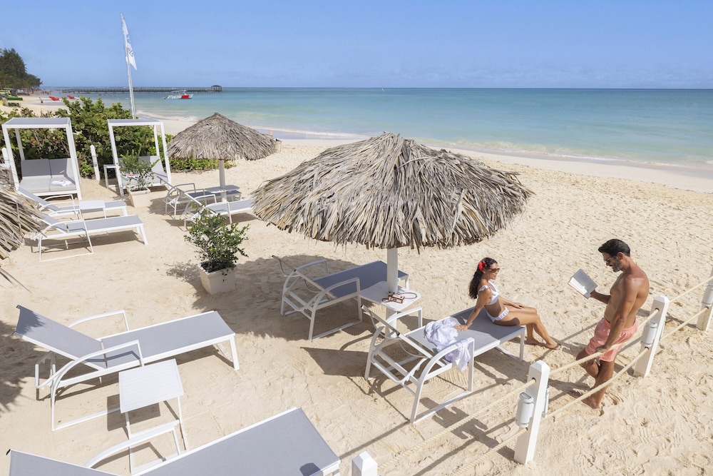 HM Bavaro Beach – Adults Only — Beach in Bavaro, La Altagracia