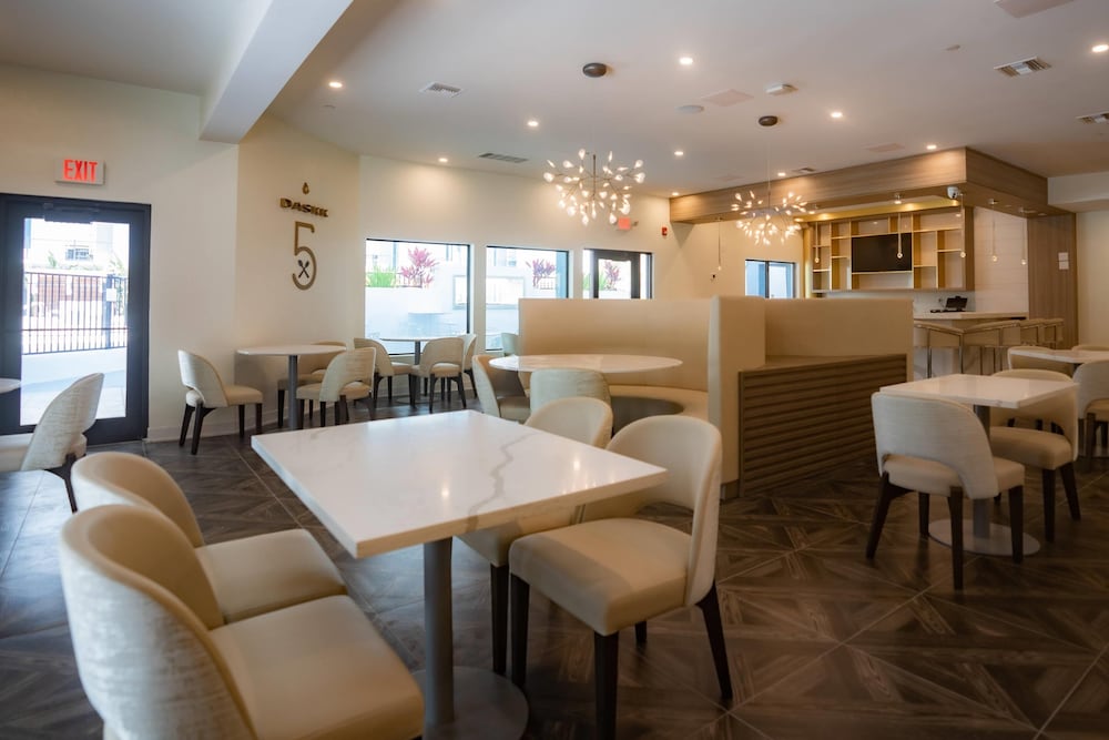 DASKK Orlando Hotel near Universal Blvd, an Ascend Collection Hotel — Restaurant & bars in Orlando, Florida