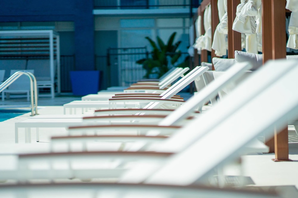 DASKK Orlando Hotel near Universal Blvd, an Ascend Collection Hotel — Swimming pool in Orlando, Florida