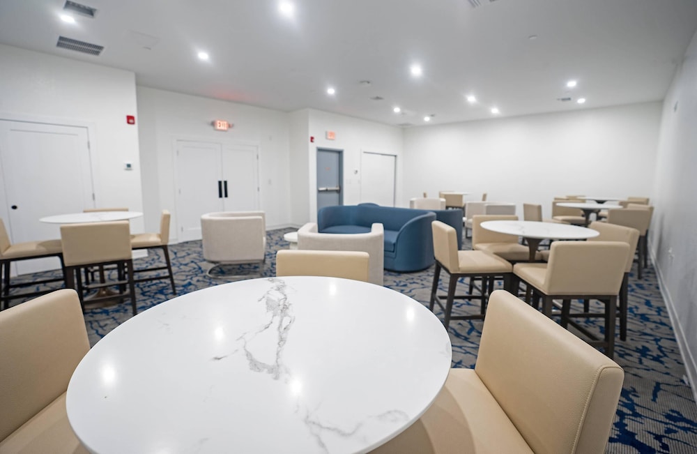 DASKK Orlando Hotel near Universal Blvd, an Ascend Collection Hotel — Restaurant & bars in Orlando, Florida