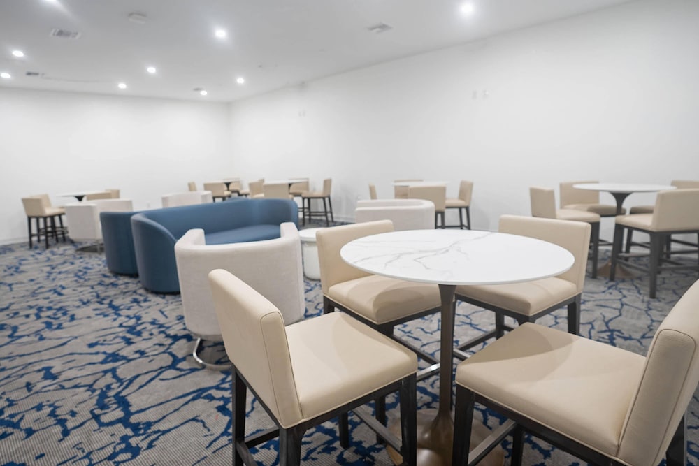 DASKK Orlando Hotel near Universal Blvd, an Ascend Collection Hotel — Restaurant & bars in Orlando, Florida