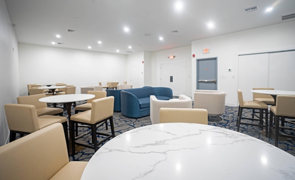DASKK Orlando Hotel near Universal Blvd, an Ascend Collection Hotel — Restaurant & bars in Orlando, Florida