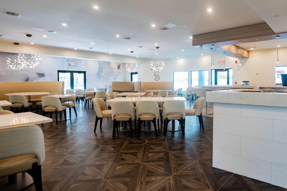 DASKK Orlando Hotel near Universal Blvd, an Ascend Collection Hotel — Restaurant & bars in Orlando, Florida