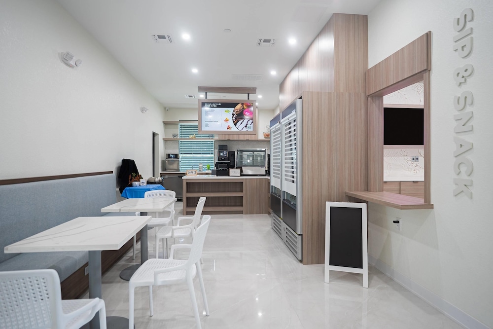 DASKK Orlando Hotel near Universal Blvd, an Ascend Collection Hotel — Restaurant & bars in Orlando, Florida