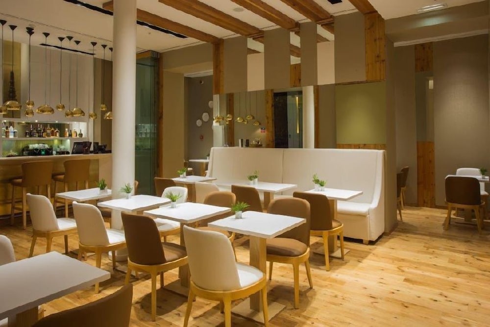 Portugal Boutique Hotel — Restaurant & bars in Lisbon, Lisboa