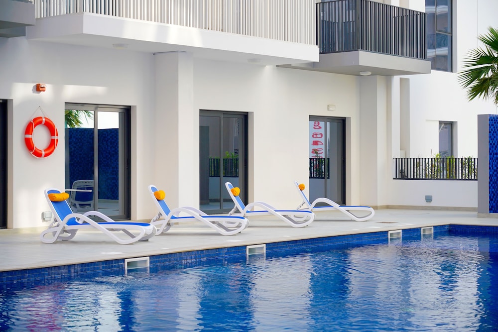 You&Co Dubai — Swimming pool in Dubai