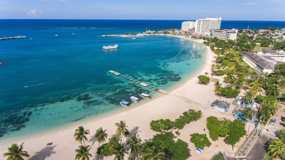 Fisherman's Point Ocean View Hotel — Beach in Ocho Rios