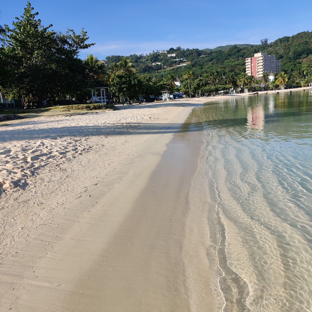 Fisherman's Point Ocean View Hotel — Beach in Ocho Rios