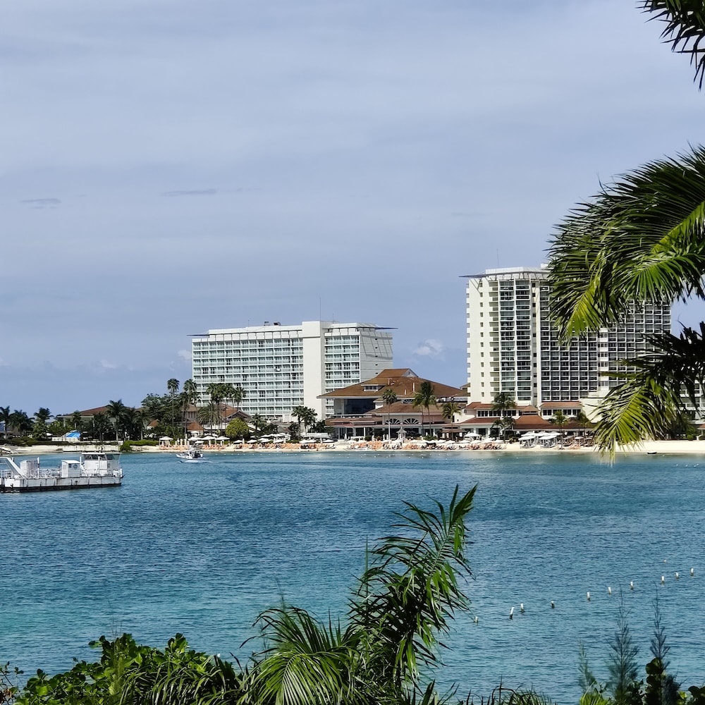 Fisherman's Point Ocean View Hotel — Hotel building in Ocho Rios