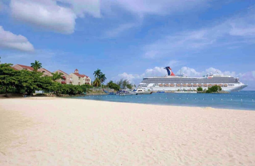 Fisherman's Point Ocean View Hotel — Beach in Ocho Rios