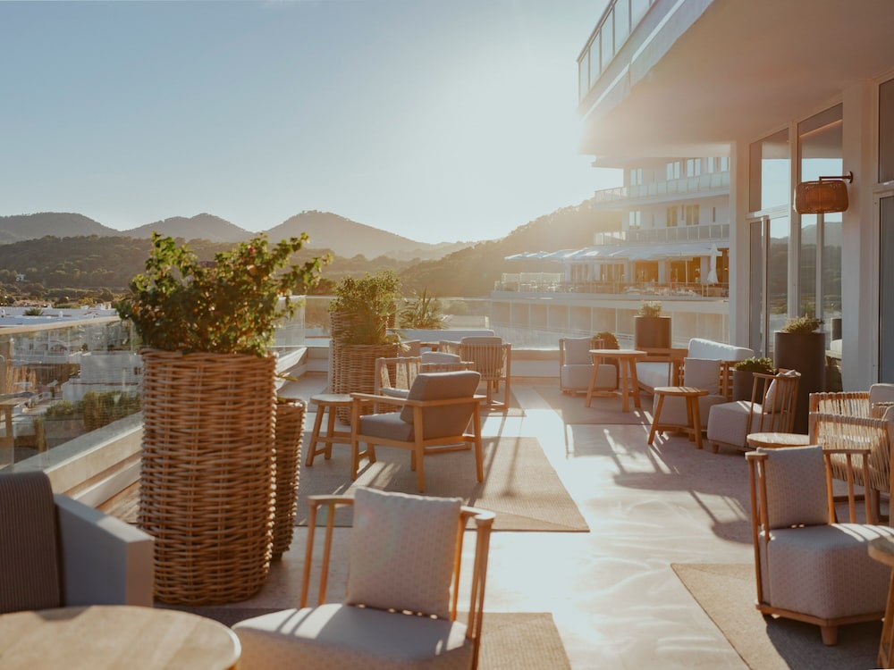 Mondrian Ibiza — Restaurant & bars in Santa Eulalia, Balearic Islands