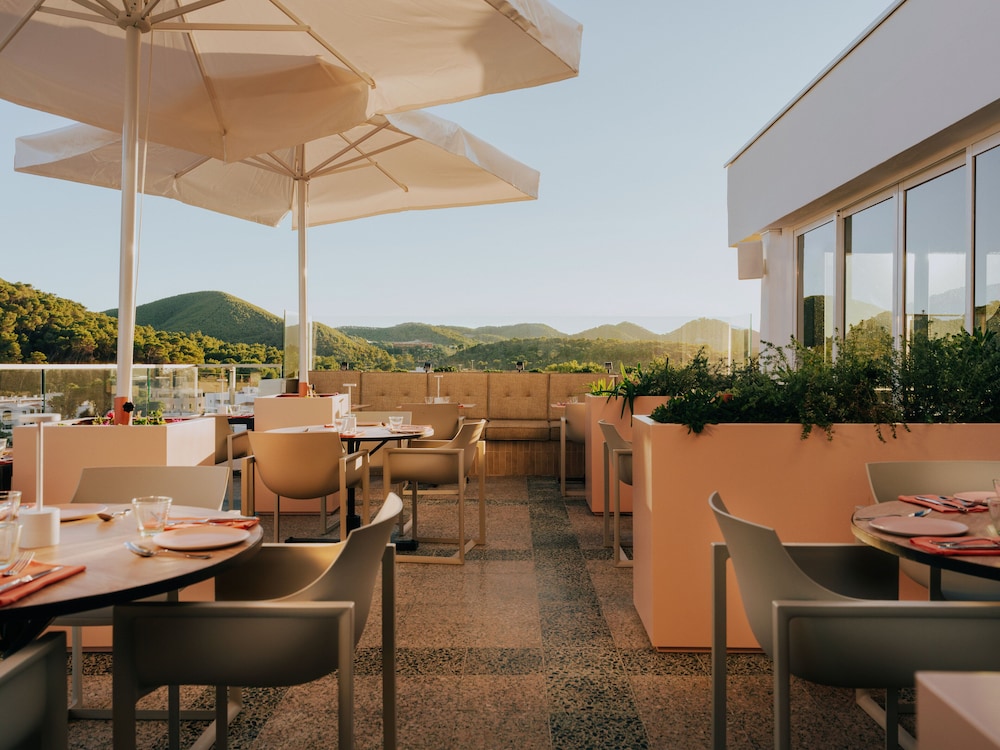 Mondrian Ibiza — Restaurant & bars in Santa Eulalia, Balearic Islands