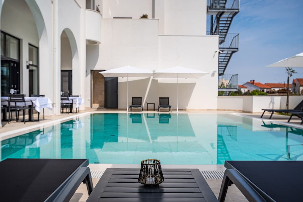 Miramare Hotel Zadar — Swimming pool in Zadar, Zadar