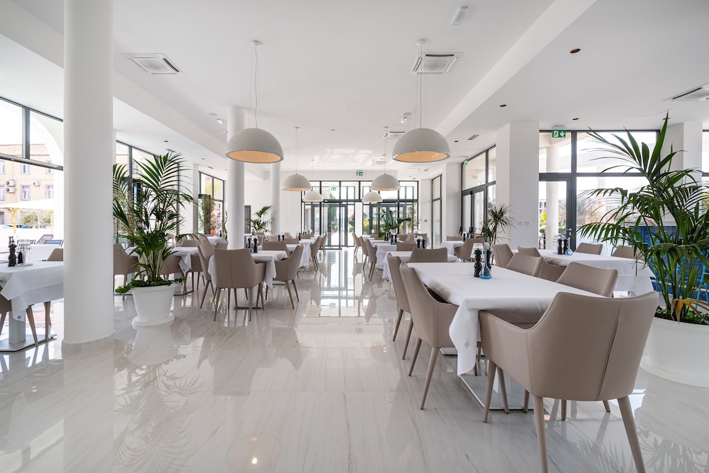 Miramare Hotel Zadar — Restaurant & bars in Zadar, Zadar