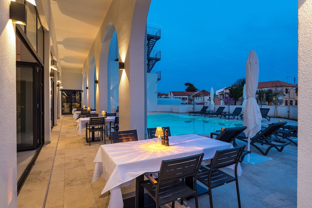 Miramare Hotel Zadar — Restaurant & bars in Zadar, Zadar