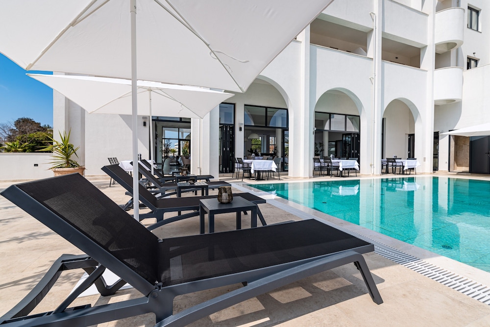 Miramare Hotel Zadar — Swimming pool in Zadar, Zadar