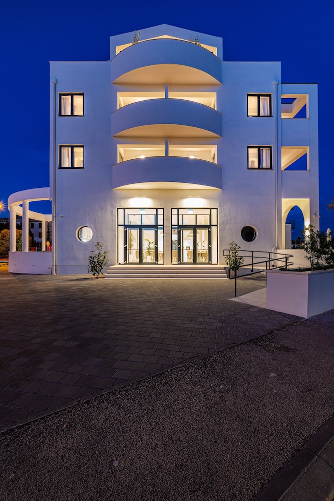 Miramare Hotel Zadar — Hotel building in Zadar, Zadar