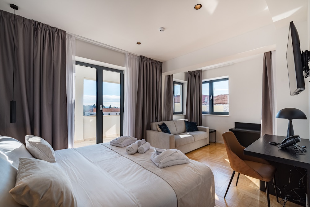 Miramare Hotel Zadar — Hotel rooms in Zadar, Zadar